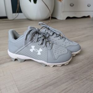 Under Armour Kids Gray Athletic Cleats